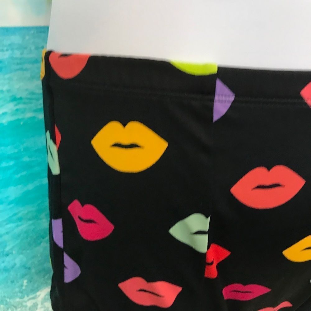 Torrid Lips Pattern High-Rise Strappy Back Swim Bottom 2X - Picture 4 of 11